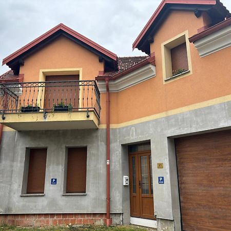 Apartman Galerija Огулин Екстериор снимка