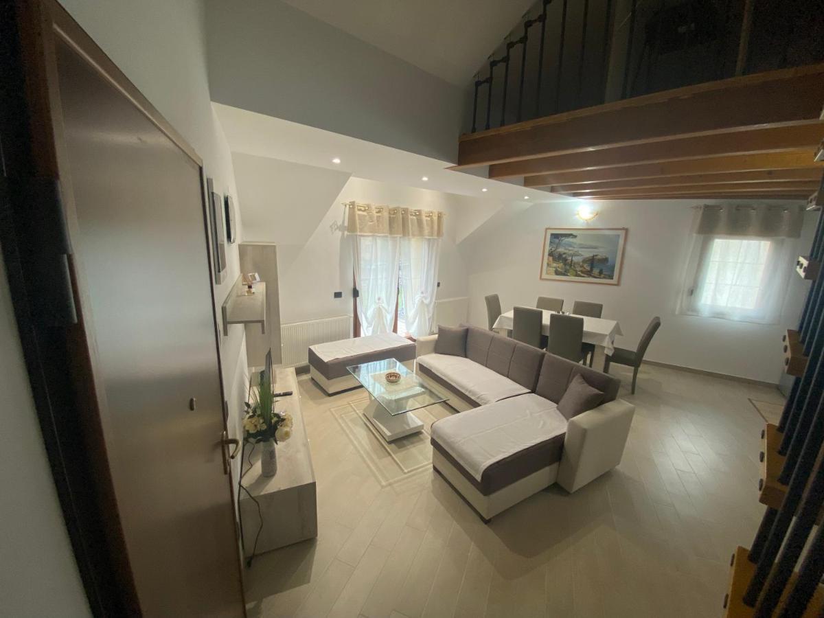 Apartman Galerija Огулин Екстериор снимка