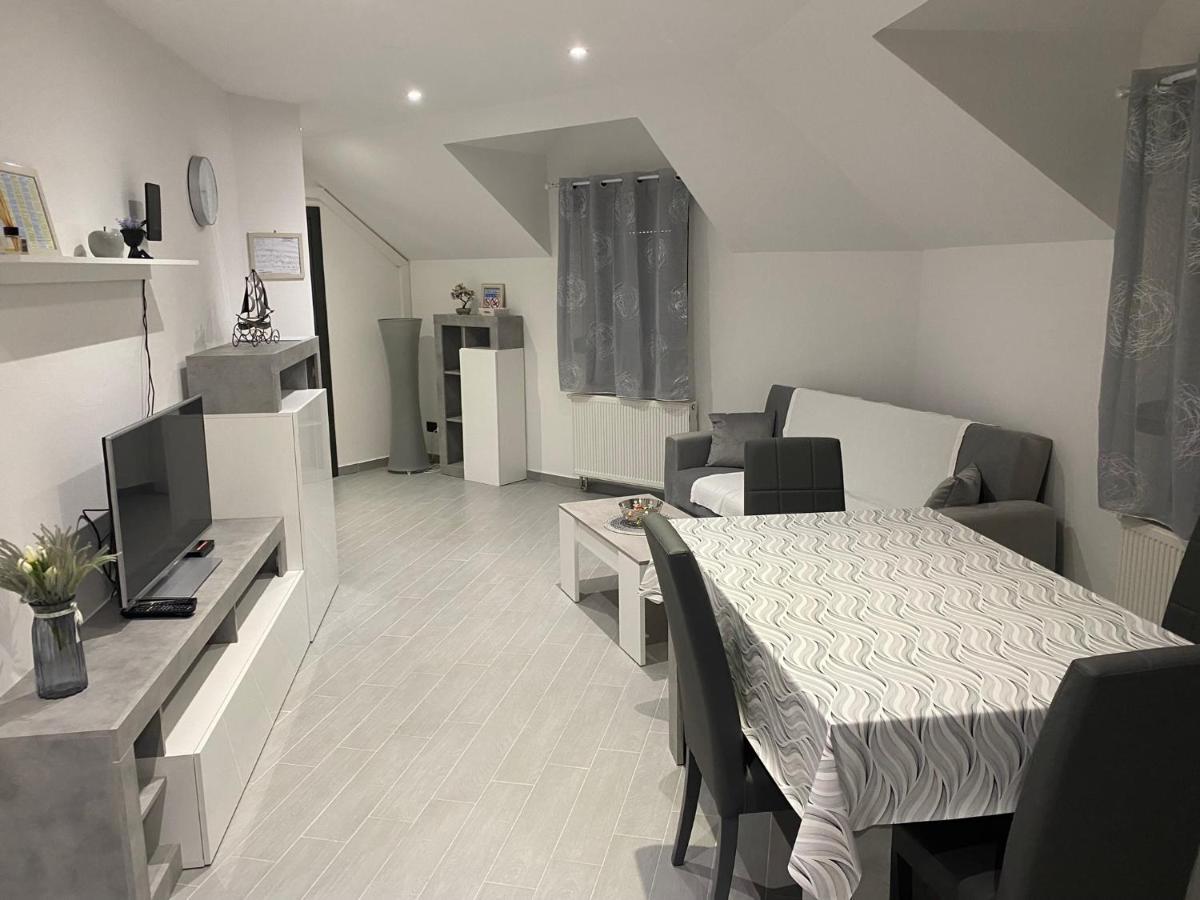 Apartman Galerija Огулин Екстериор снимка