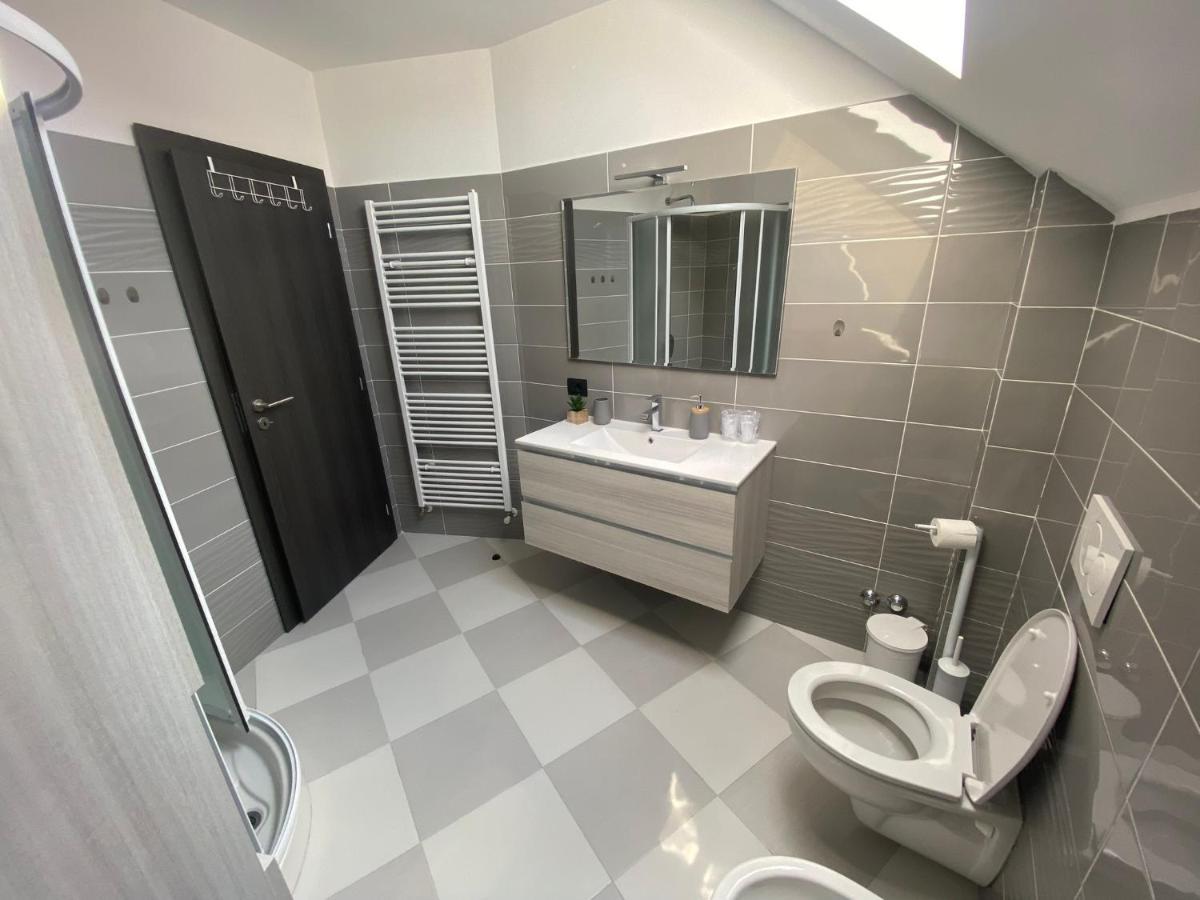 Apartman Galerija Огулин Екстериор снимка