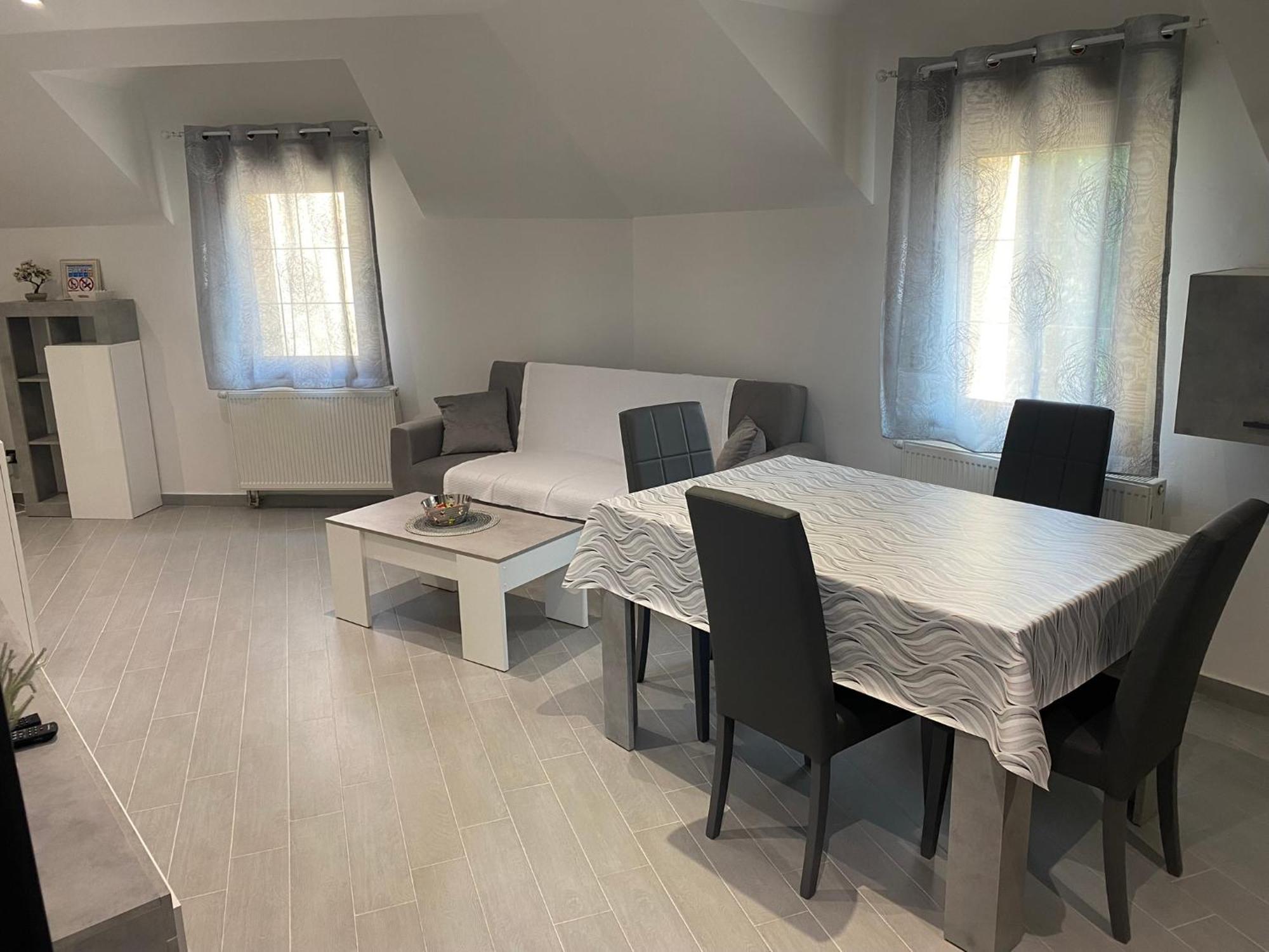 Apartman Galerija Огулин Екстериор снимка