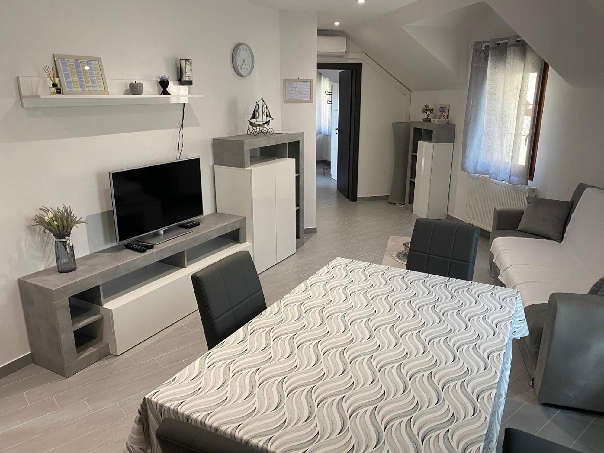 Apartman Galerija Огулин Екстериор снимка